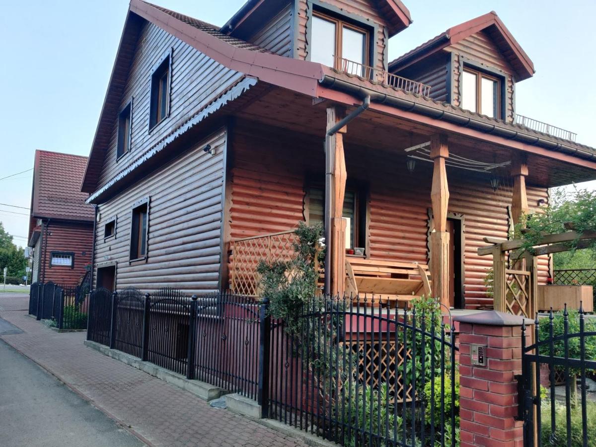 Gasthaus Cztery Pory Roku Białowieża Exterior foto