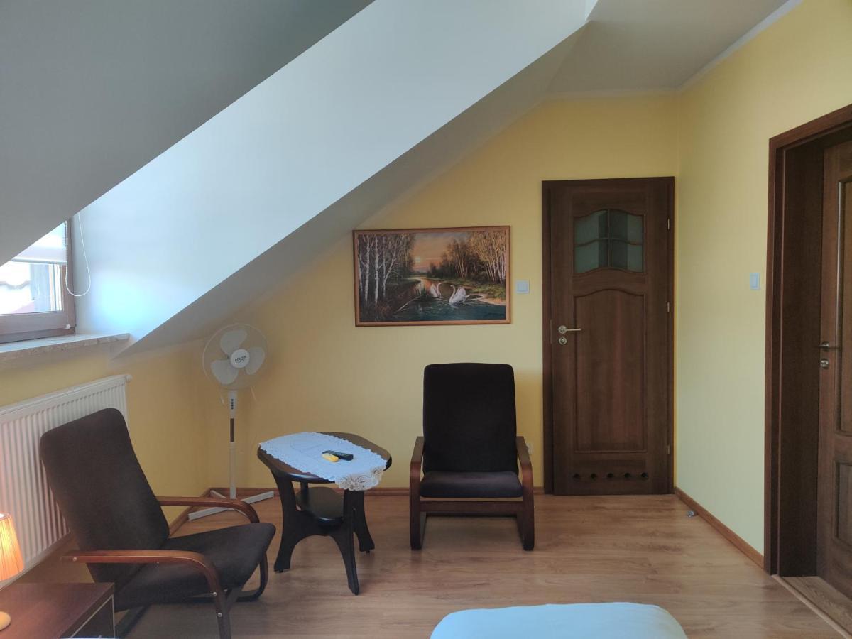 Gasthaus Cztery Pory Roku Białowieża Exterior foto